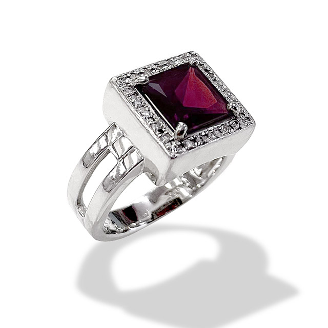 1月の誕生石ガーネットとは 特徴や石言葉について ジュエリー豆知識vol 19 プラチナ トピックス Platinum Guild International