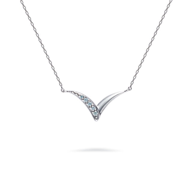 大人の上質なおしゃれに。30代におすすめのプラチナ・ネックレス